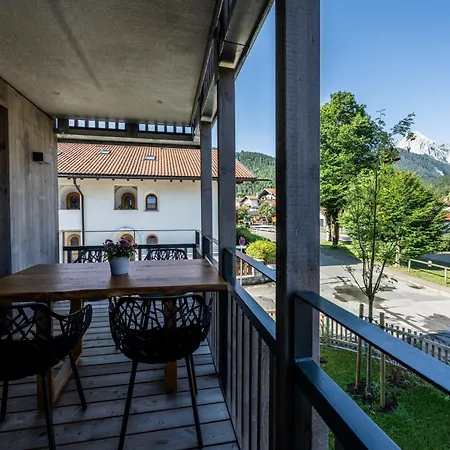 Bergzeitlodge Mittenwald